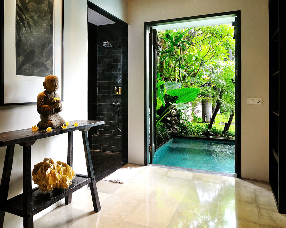 Villa De Suma - Ensuite to left side downstairs bedroom